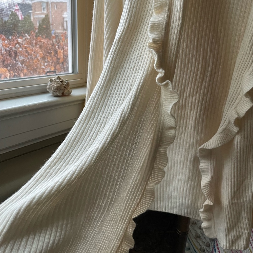 Worthington Ivory white cashmere turtle neck sweater - Picture 2 of 9
